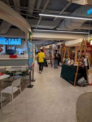 Orchard Road (D9), Retail #635002071